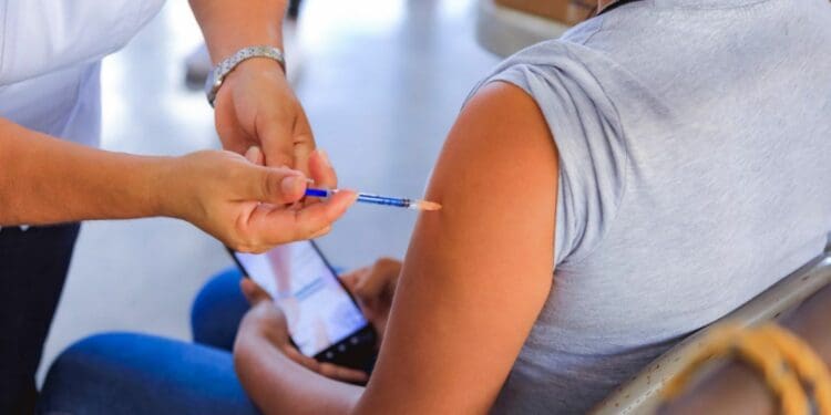 Exhortan a solidarenses a vacunarse contra influenza estacional