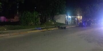 Muere segunda víctima de accidente frente a una calle privada en Playa del Carmen 