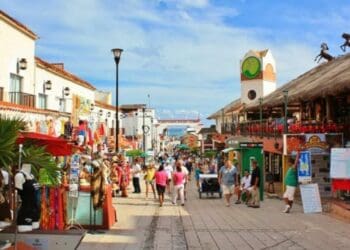 Planean abrir una escuela de turismo en Playa del Carmen