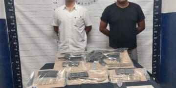 Iban armados con más de 100 mil pesos en Playa del Carmen; son detenidos