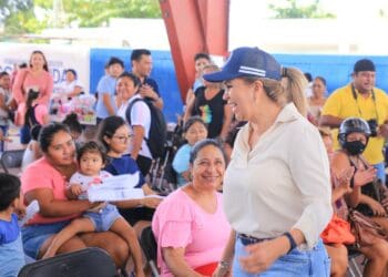 Lili Campos eleva calidad de vida de habitantes de Puerto Aventuras 