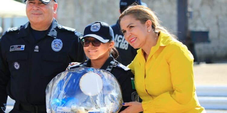 Anuncia Lili Campos bono para los policías