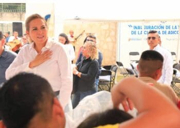 Lili Campos fortalece clínica contra adicciones para reos
