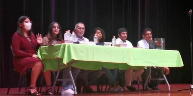 Confía escritor del himno de Quintana Roo en que el gobierno estatal apoyará la cultura