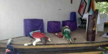 Es la segunda vez que mujer con problemas mentales causa destrozos en iglesia de Playa del Carmen