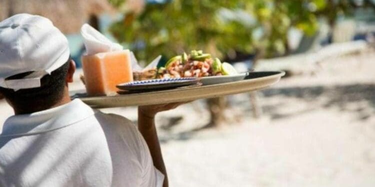 Siguen sin cubrirse 3 mil vacantes en los hoteles de la Riviera Maya