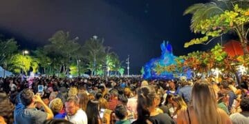 Lili Campos da la bienvenida al 2023 en compañía de miles de solidarenses y turistas 