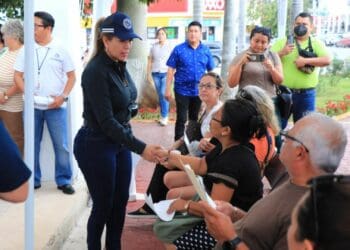 Lili Campos invita a pagar el predial para seguir renovando Solidaridad