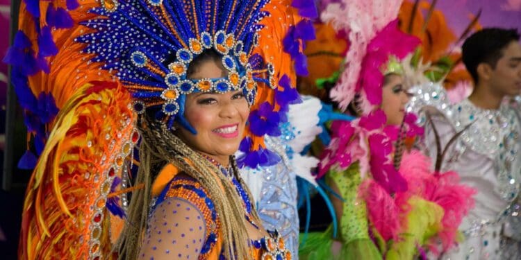 Lili Campos revela cartel del Carnaval Playa del Carmen 2023