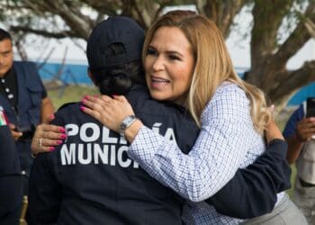 Reconoce con acciones Lili Campos a policías de Solidaridad