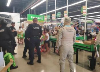 Detienen a presunta familia de ladrones, en Villas del Sol