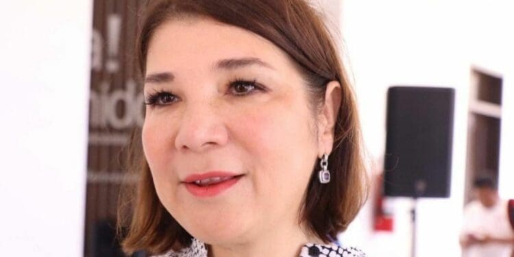 Lamenta Kira Iris asesinato de familia; afirma que autoridades ya investigan