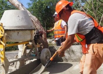 Lili Campos renueva viviendas en comunidades de Solidaridad