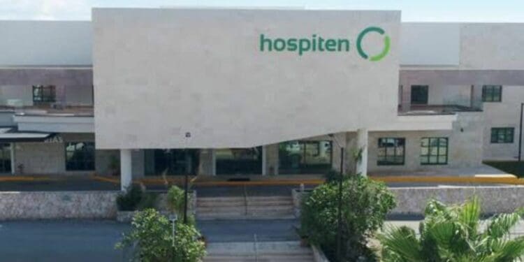 Madre exige justicia por presunto caso de negligencia en Hospiten Riviera Maya; lleva años sin resolverse