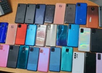 Policías de Solidaridad recuperan 25 celulares extraviados durante los festejos de fin de año