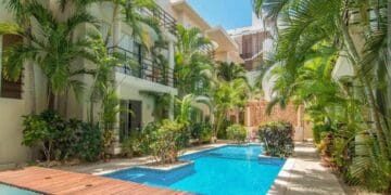 Rentas vacacionales afectan a pequeños hoteles de Playa del Carmen; acusan que aún no hay piso parejo