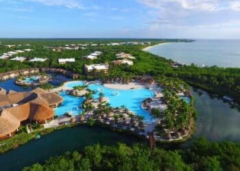 Accidente en el paraíso: Un muerto por colapso de Hotel Palladium Riviera Maya  