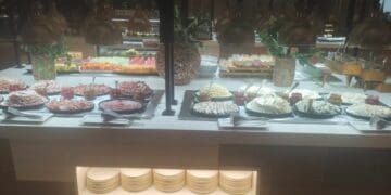 Carnaval mantiene a tope a los restaurantes de la Quinta Avenida de Playa del Carmen