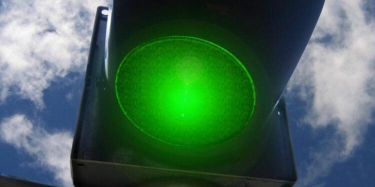 Con semáforos inteligentes, buscan resolver problemas viales en Villas del Sol de Playa del Carmen