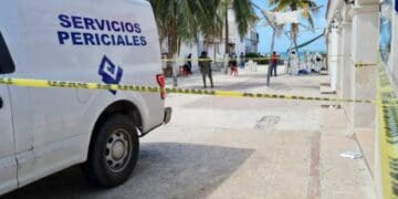 Encuentran cuerpo de hombre con 'tiro de gracia' en una playa de Xpuha