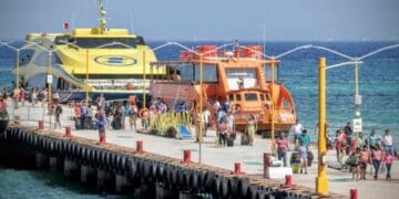 Hasta 14 mil personas podrían cruzar de Playa del Carmen a Cozumel el fin de semana por carnaval 