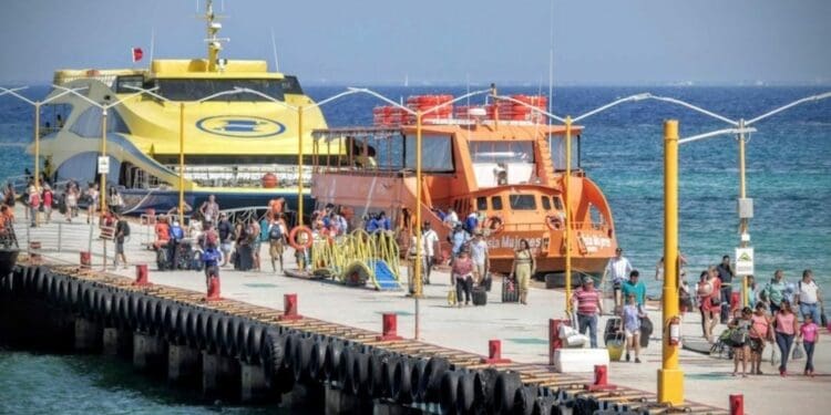 Hasta 14 mil personas podrían cruzar de Playa del Carmen a Cozumel el fin de semana por carnaval