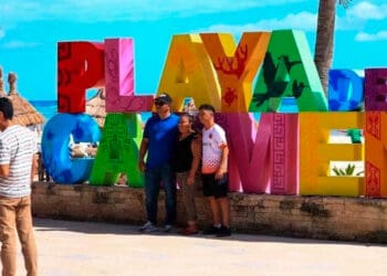 Pequeños hoteles de Playa del Carmen, al 90% por carnaval; llegan más familias que spring breakers