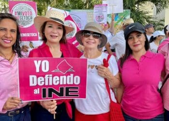 Tenemos un México que está despertando y que lucha por mantener independencia democrática: Kira Iris