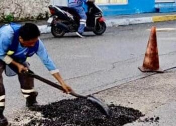 Tras las lluvias se intensificaron labores de bacheo en Playa del Carmen