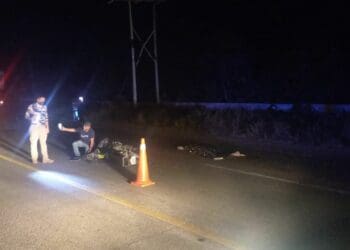 Vehículo ‘fantasma’ embiste y mata a motociclista en carretera federal