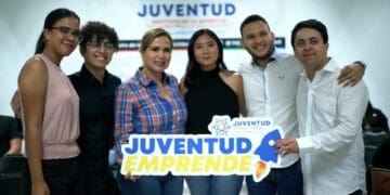 Gobierno municipal brinda educación financiera a jóvenes