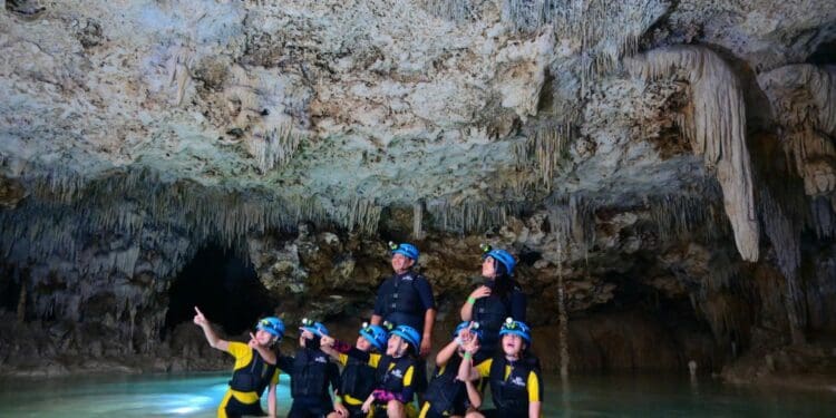 Gobierno municipal impulsa valores cívicos y educación ambiental