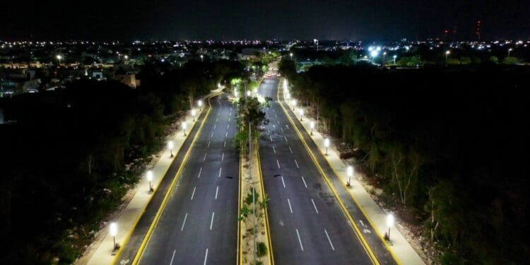 Solidaridad brilla con iluminación renovada