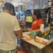 Anaqueles con cigarrillos siguen tapados en tiendas Oxxo