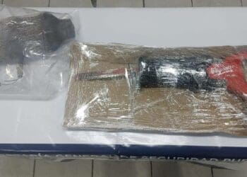 Detienen a taxista y a cómplice por robo de autopartes en Playa del Carmen