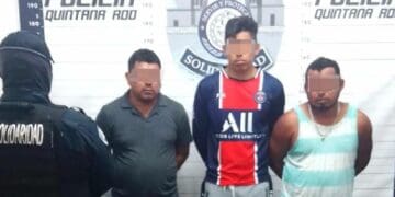 Detienen a tres sujetos con un arma de fuego y cartuchos útiles, en Playa del Carmen