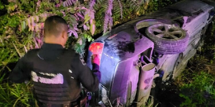 Dos extranjeros lesionados, saldo de accidente automovilístico en Playa del Carmen