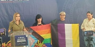 Entregan primer acta de nacimiento a una persona no binaria en Quintana Roo