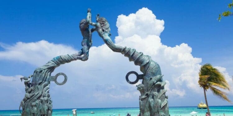 Guardavidas alertas durante Semana Santa en Playa del Carmen