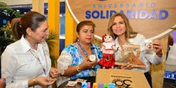 Lili Campos intensifica reuniones productivas en feria turística