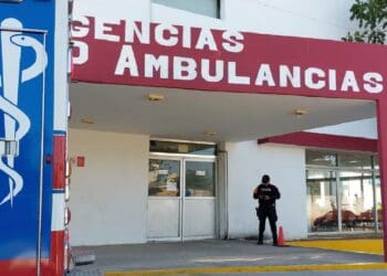 Muere niño siete días después de casi ahogarse en una piscina, en Playa del Carmen