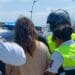 Mujer trata de lanzarse desde un puente en Playa del Carmen