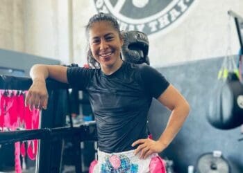 Peleadora de artes marciales mixtas recomienda a mujeres aprender a defenderse