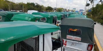 Por presuntos abusos, protestan mototaxistas ante Imoveqroo en Playa del Carmen