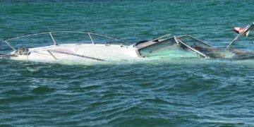 Se hunde yate en marina de Puerto Aventuras