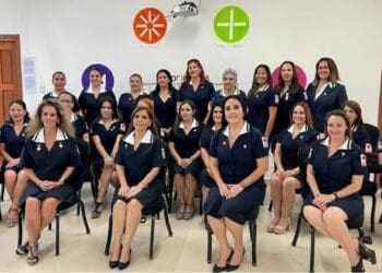 Toma protesta Verónica Lezama a damas voluntarias de Cruz Roja Playa del Carmen