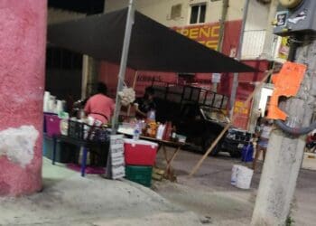 Aumentó el número de comerciantes informales en Playa del Carmen durante Semana Santa