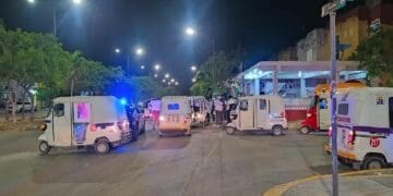 Conductor, en presunto estado etílico, impacta varios vehículos en Playa del Carmen