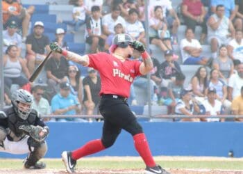 Exitoso juego entre Tigres de Quintana Roo y Piratas de Campeche en Solidaridad