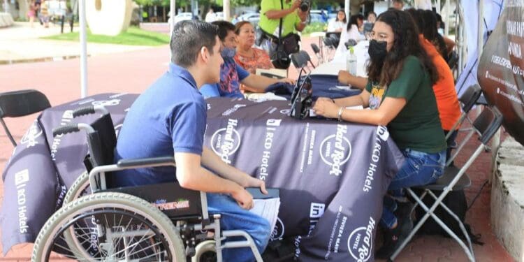 Feria inclusiva brinda oportunidad de empleo